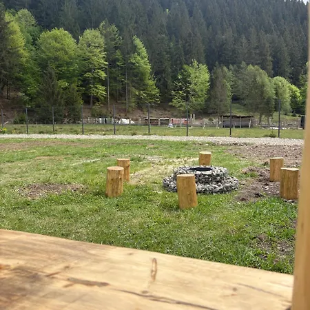 Holiday home Frame&forest2 Kolochava